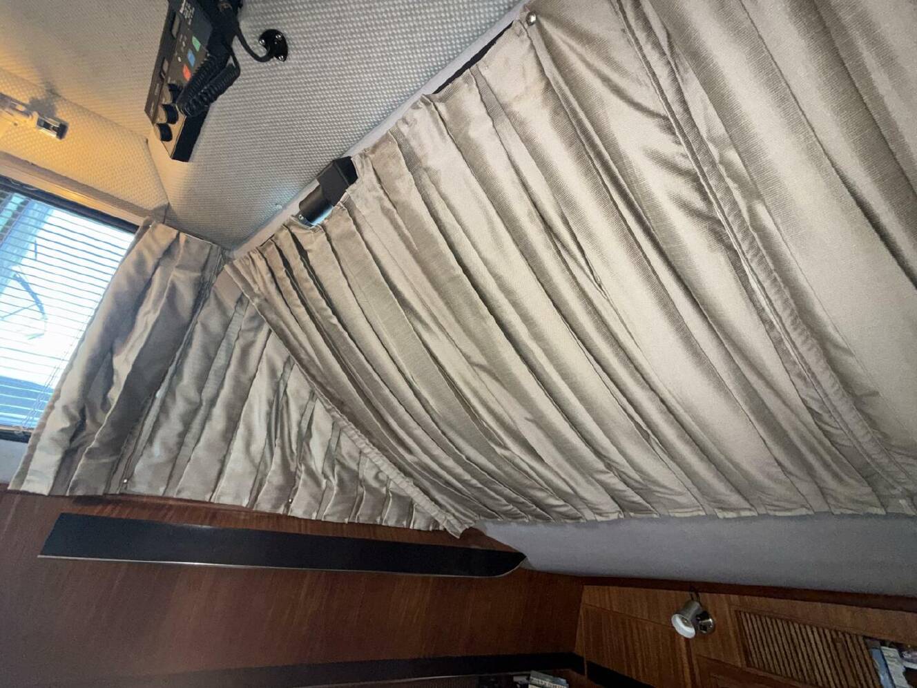 A photo of this 1988 Sea Ray 415