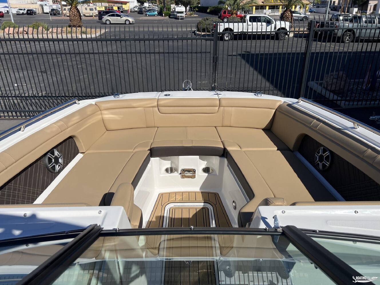 A photo of this 2026 Sea Ray SDX 290