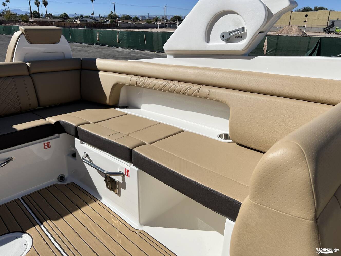 A photo of this 2026 Sea Ray SDX 290