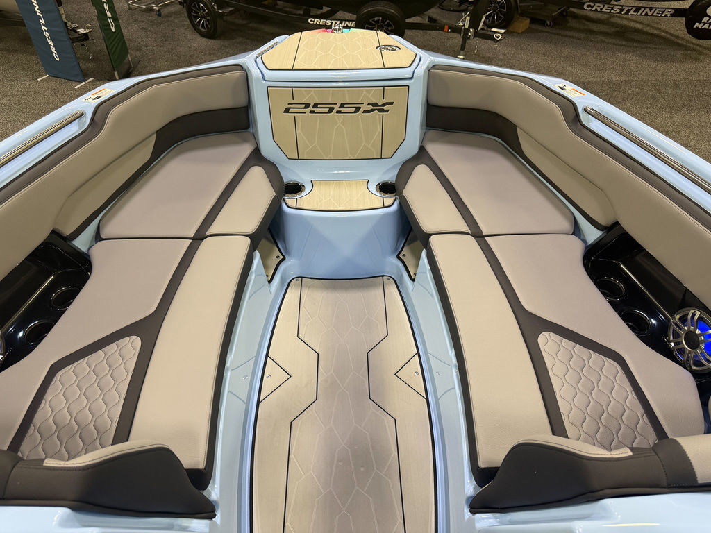 New 2025 Yamaha Boats 255XD For Sale in Wayzata, MN - 5033973900