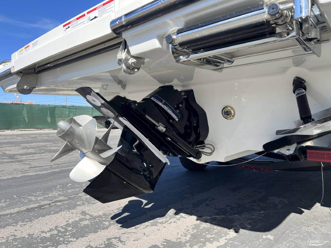 A photo of this 2026 Sea Ray SDX 290