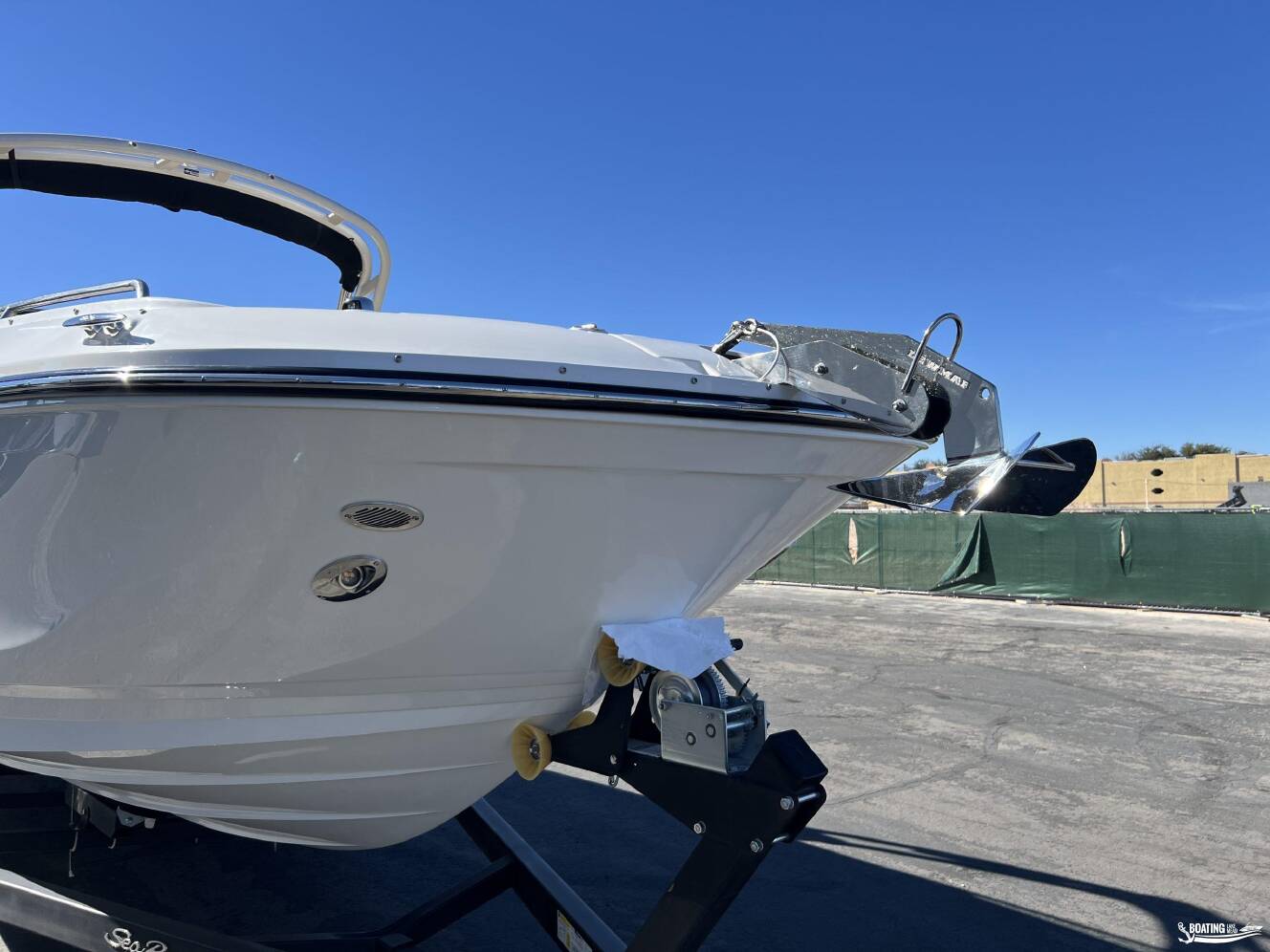 A photo of this 2026 Sea Ray SDX 290