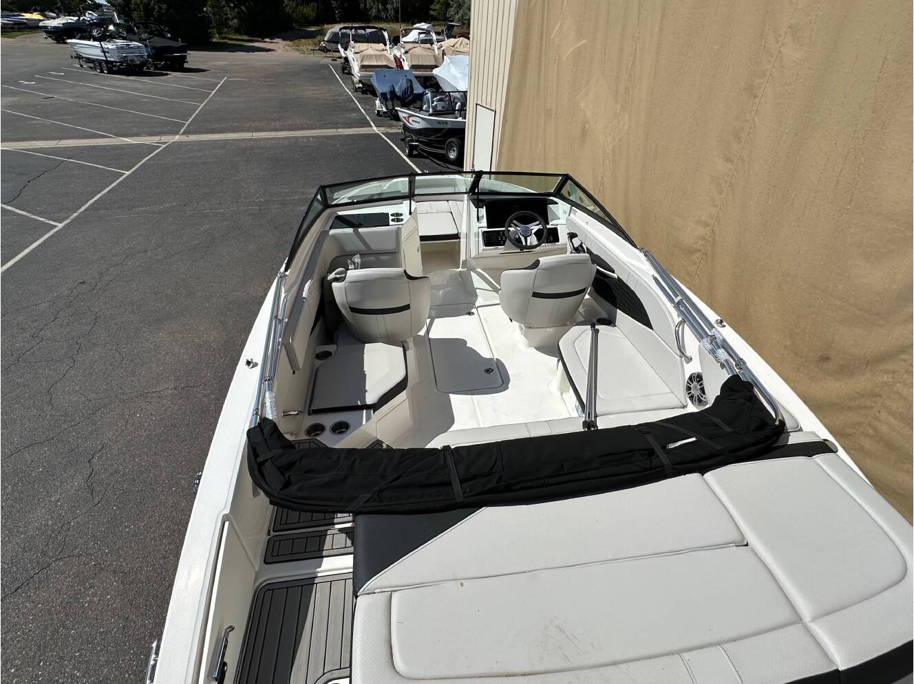 A photo of this 2024 Sea Ray 210 SPX