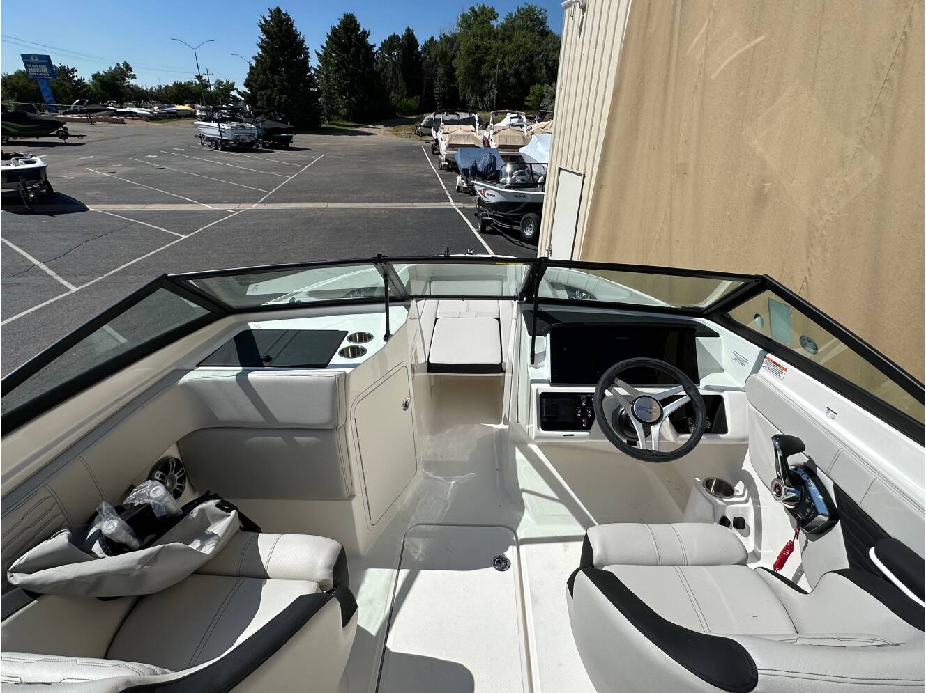 A photo of this 2024 Sea Ray 210 SPX