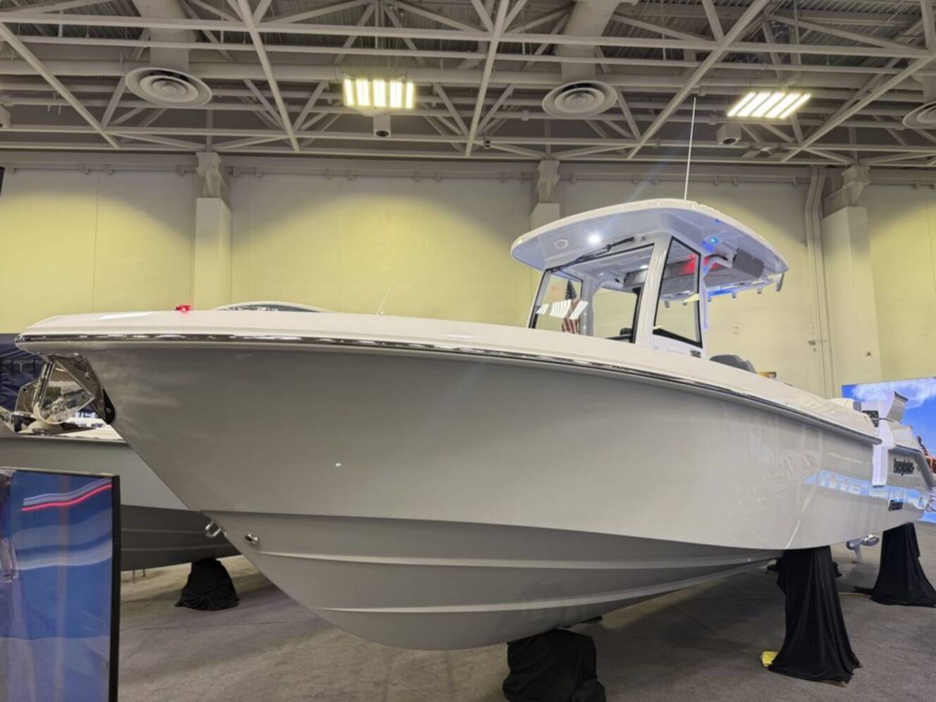 A photo of this 2026 Everglades 285CC