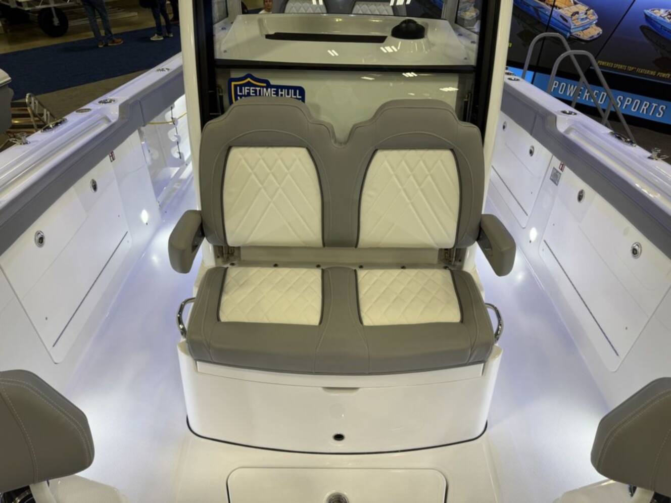 A photo of this 2026 Everglades 285CC