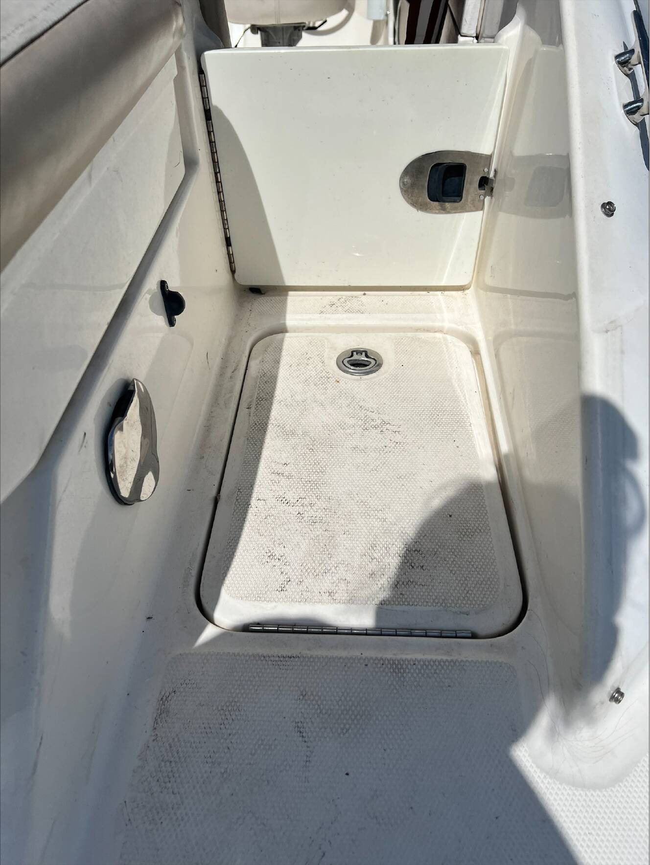 A photo of this 2013 Sea Ray 240 Sundeck