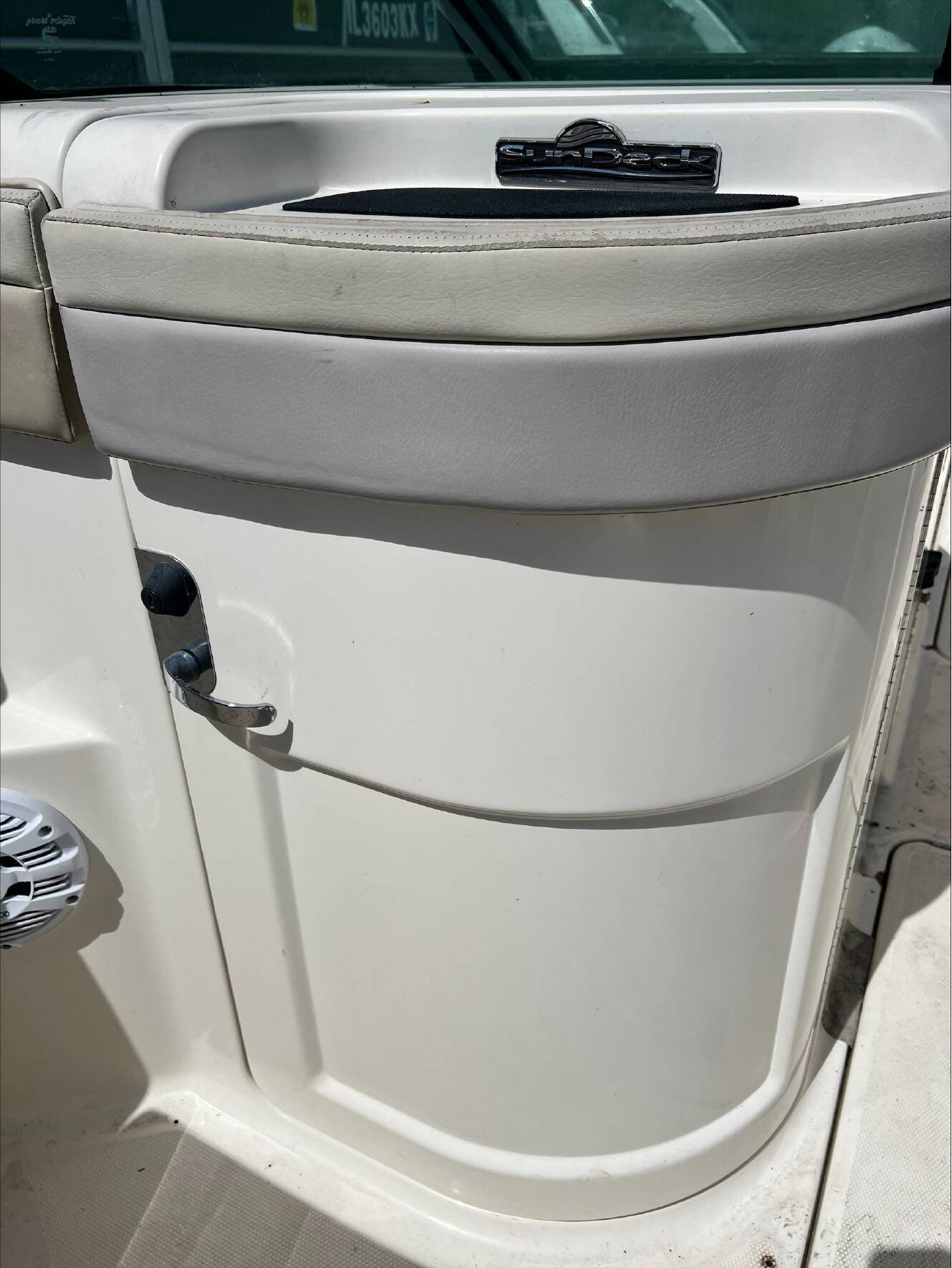 A photo of this 2013 Sea Ray 240 Sundeck