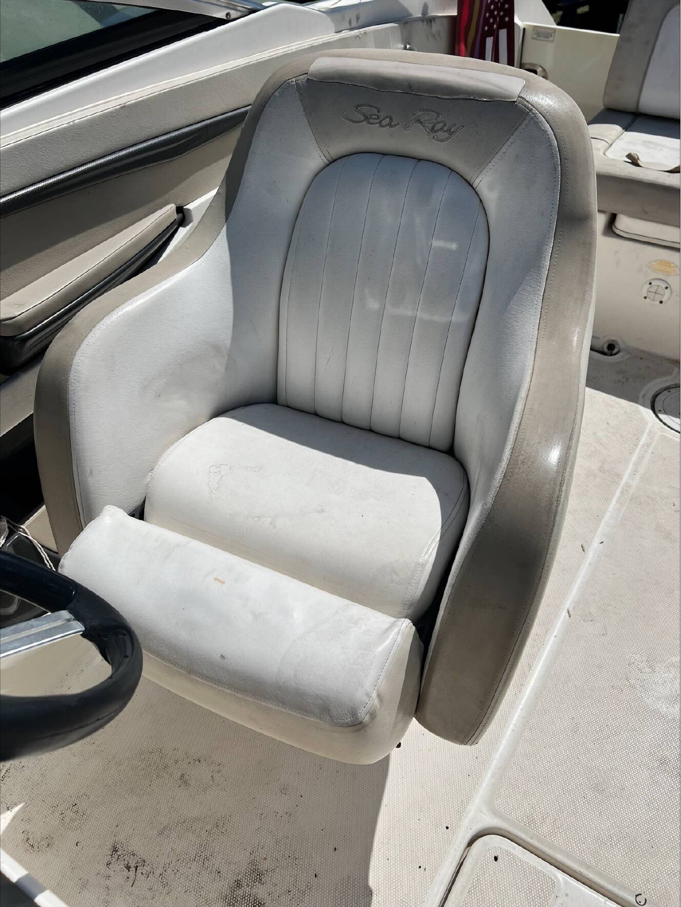 A photo of this 2013 Sea Ray 240 Sundeck