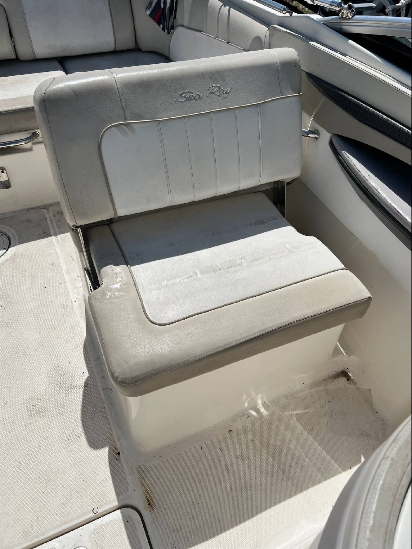 A photo of this 2013 Sea Ray 240 Sundeck