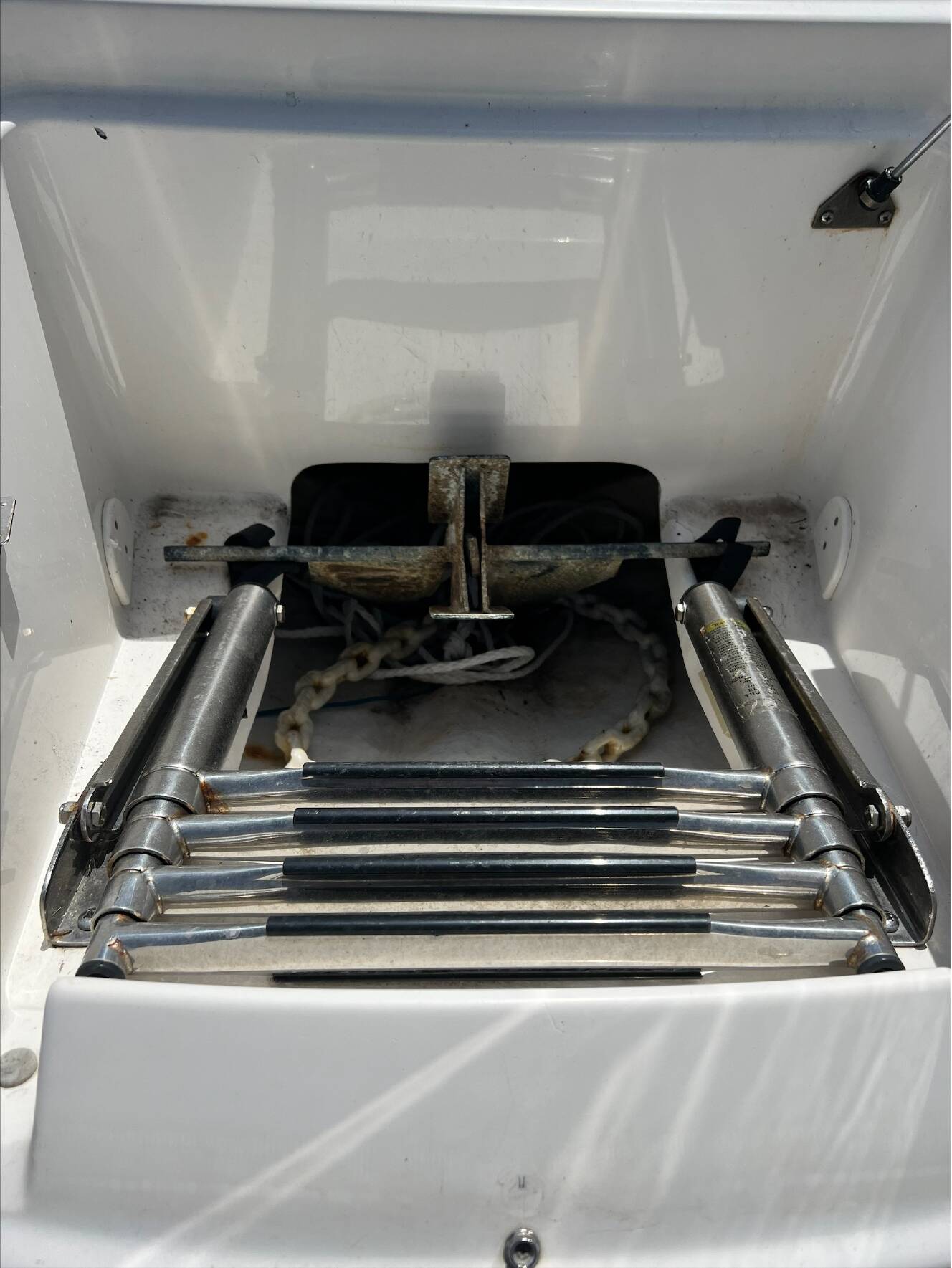 A photo of this 2013 Sea Ray 240 Sundeck