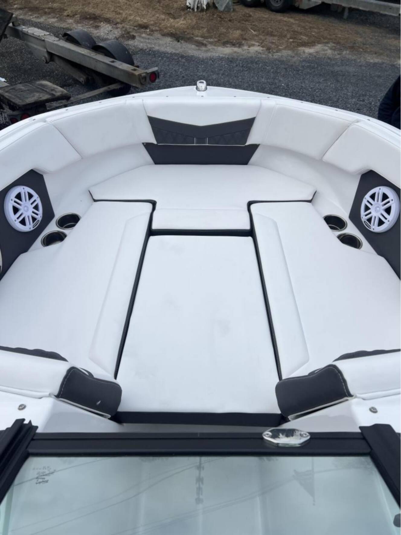 A photo of this 2025 Monterey M205