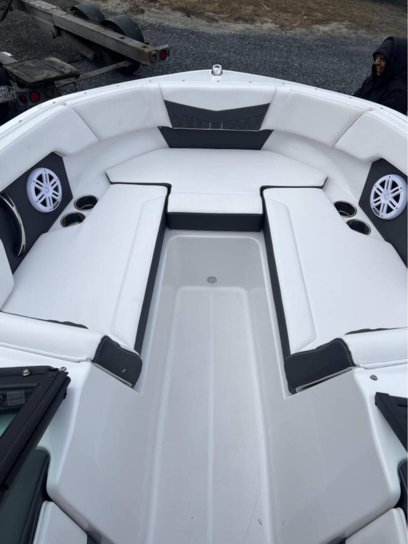 A photo of this 2025 Monterey M205