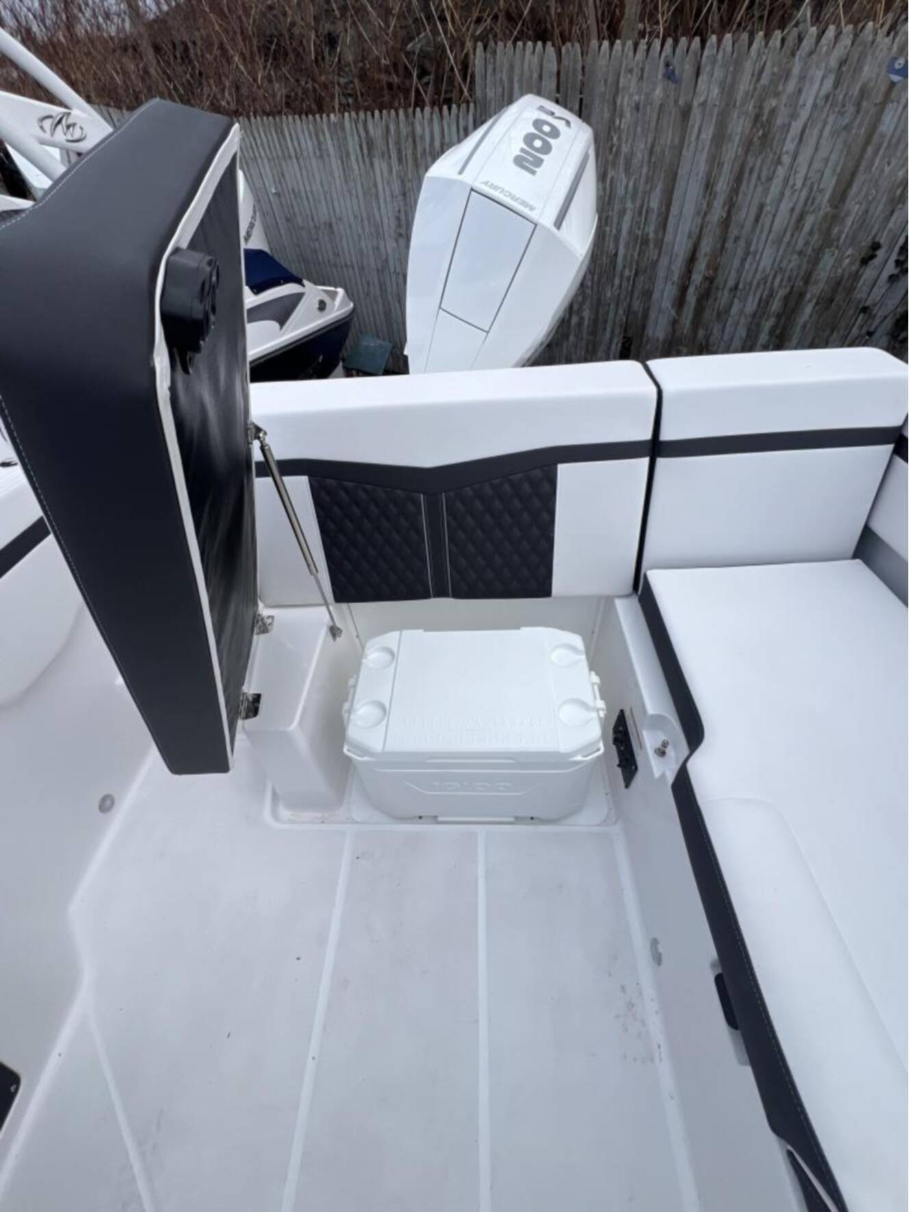A photo of this 2025 Monterey M205