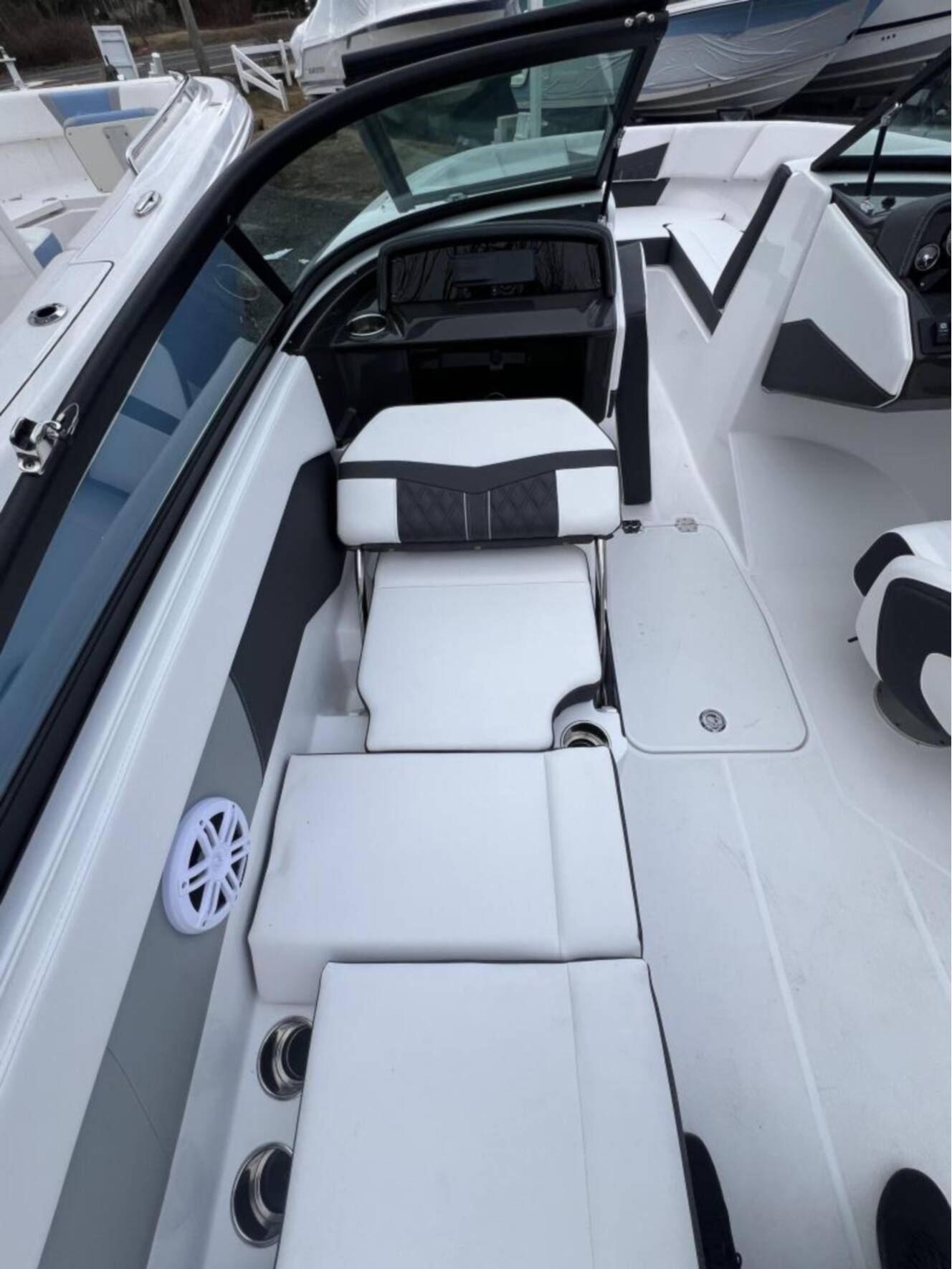 A photo of this 2025 Monterey M205