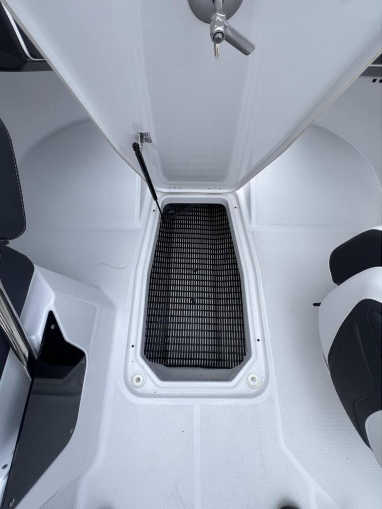 A photo of this 2025 Monterey M205