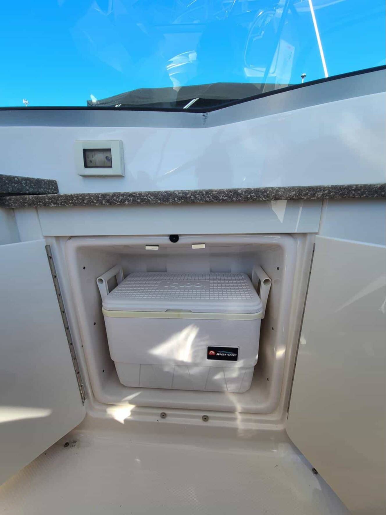 A photo of this 2010 Chaparral 310 Signature