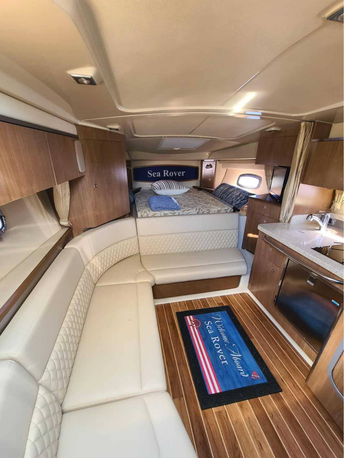 A photo of this 2010 Chaparral 310 Signature