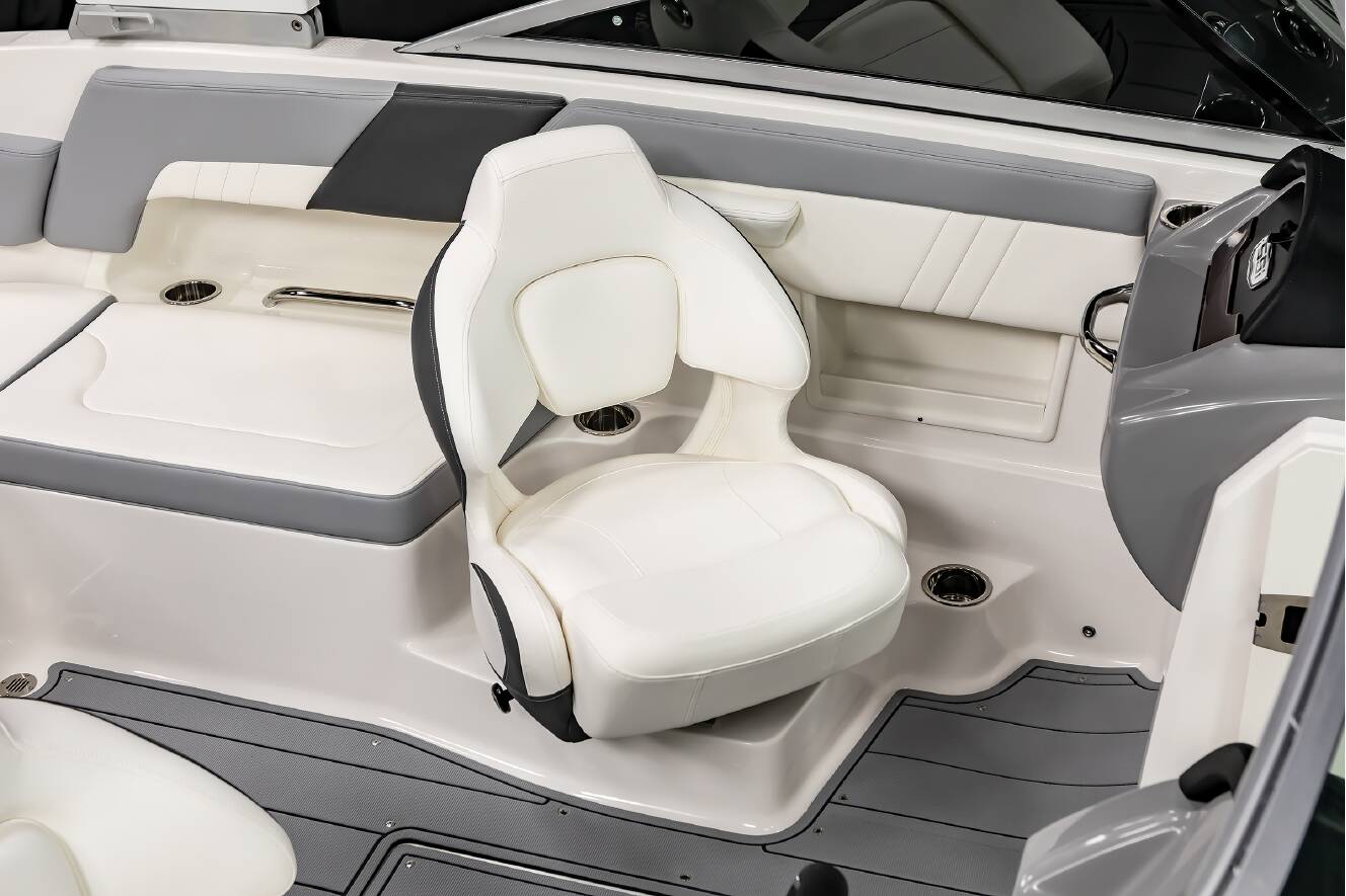 A photo of this 2024 Chaparral Boats 23 SSi OB
