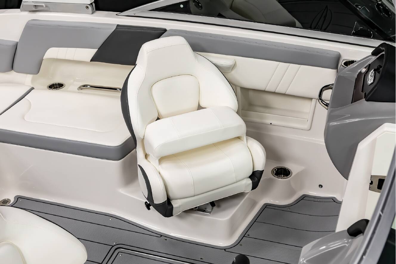 A photo of this 2024 Chaparral Boats 23 SSi OB
