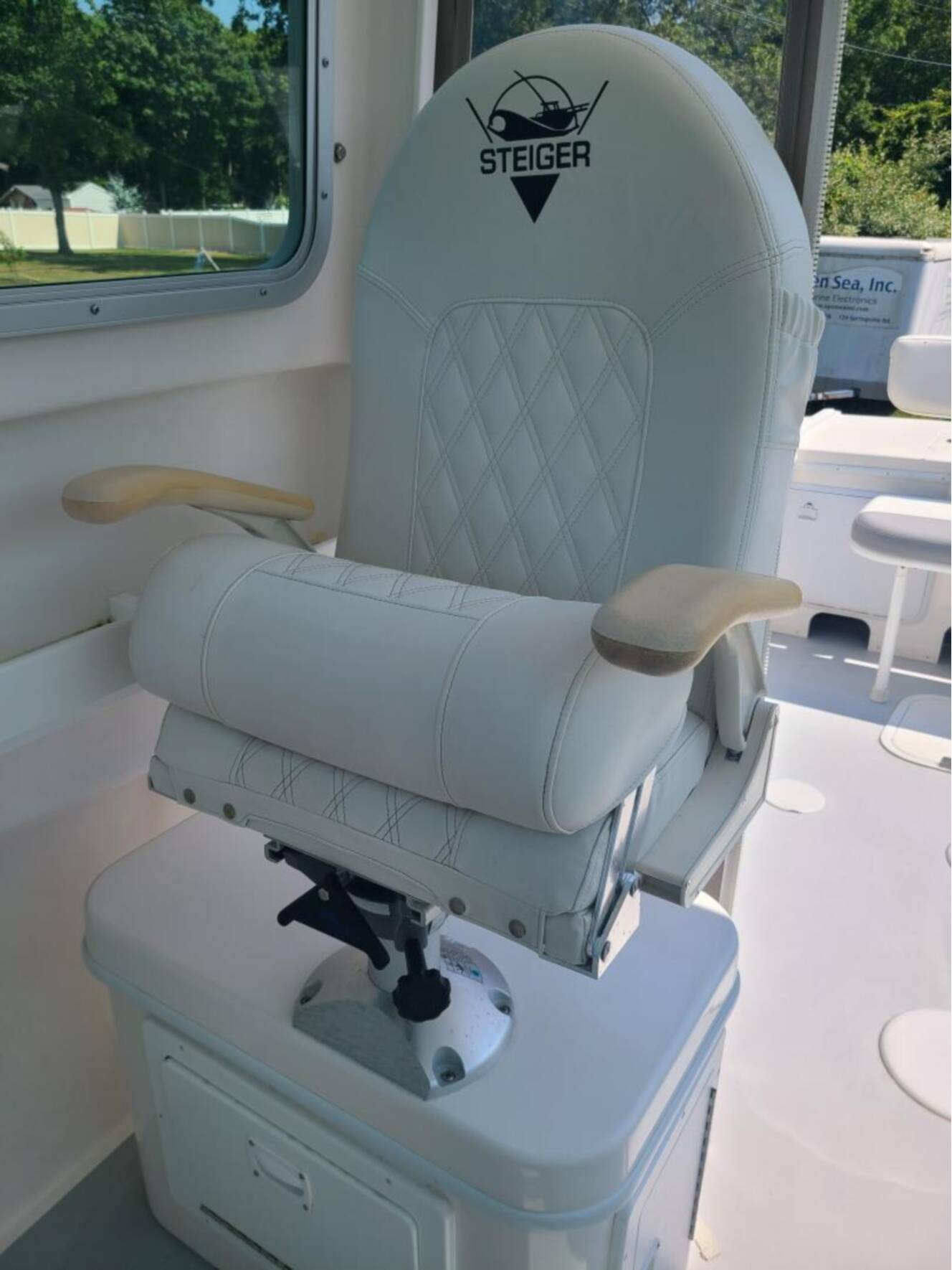 A photo of this 2019 Steiger Craft 23DV Miami