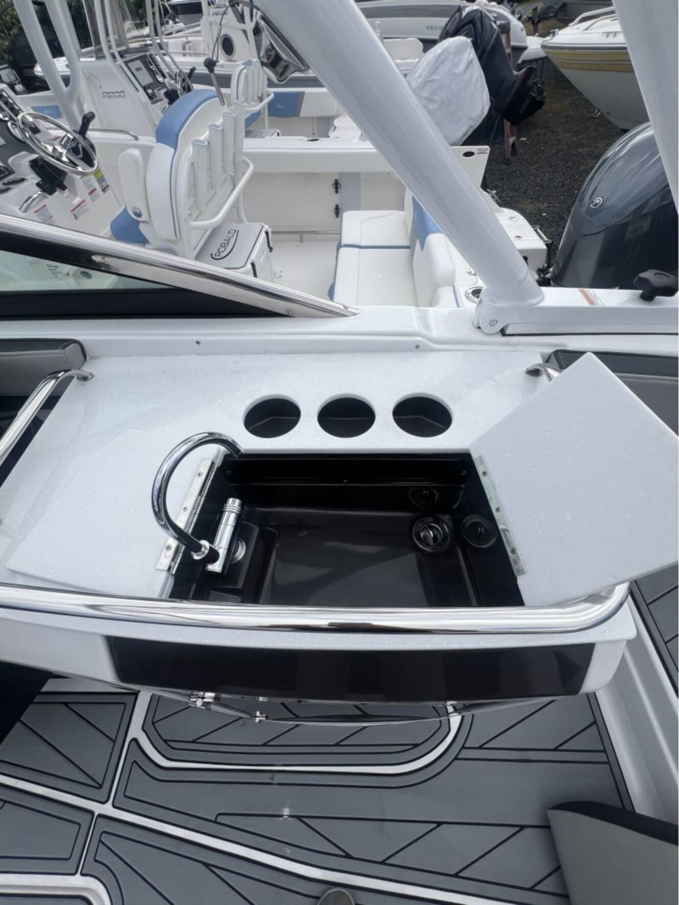 A photo of this 2025 Monterey 275SS