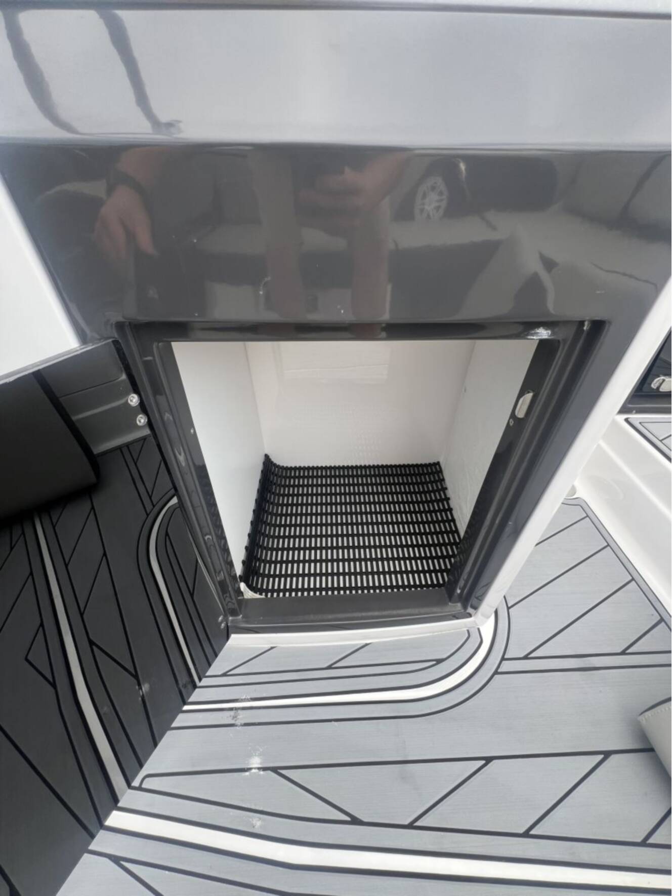 A photo of this 2025 Monterey 275SS
