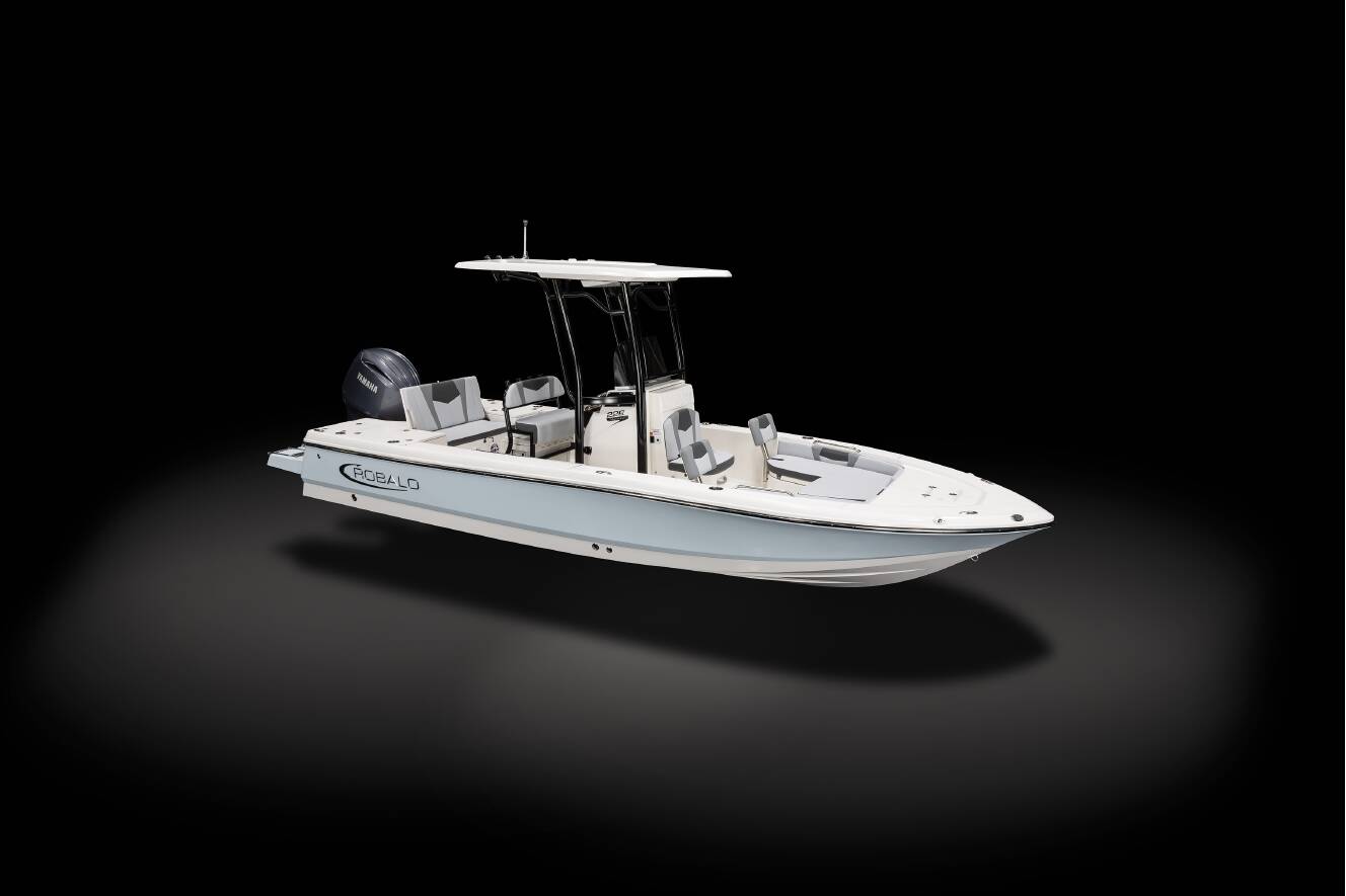 A photo of this 2026 Robalo 226 Cayman