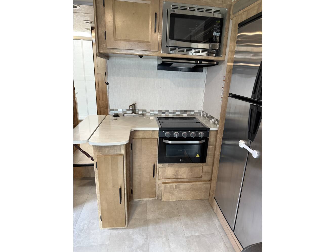 A photo of this 2021 Coachmen LEPRECHAUN 260DS