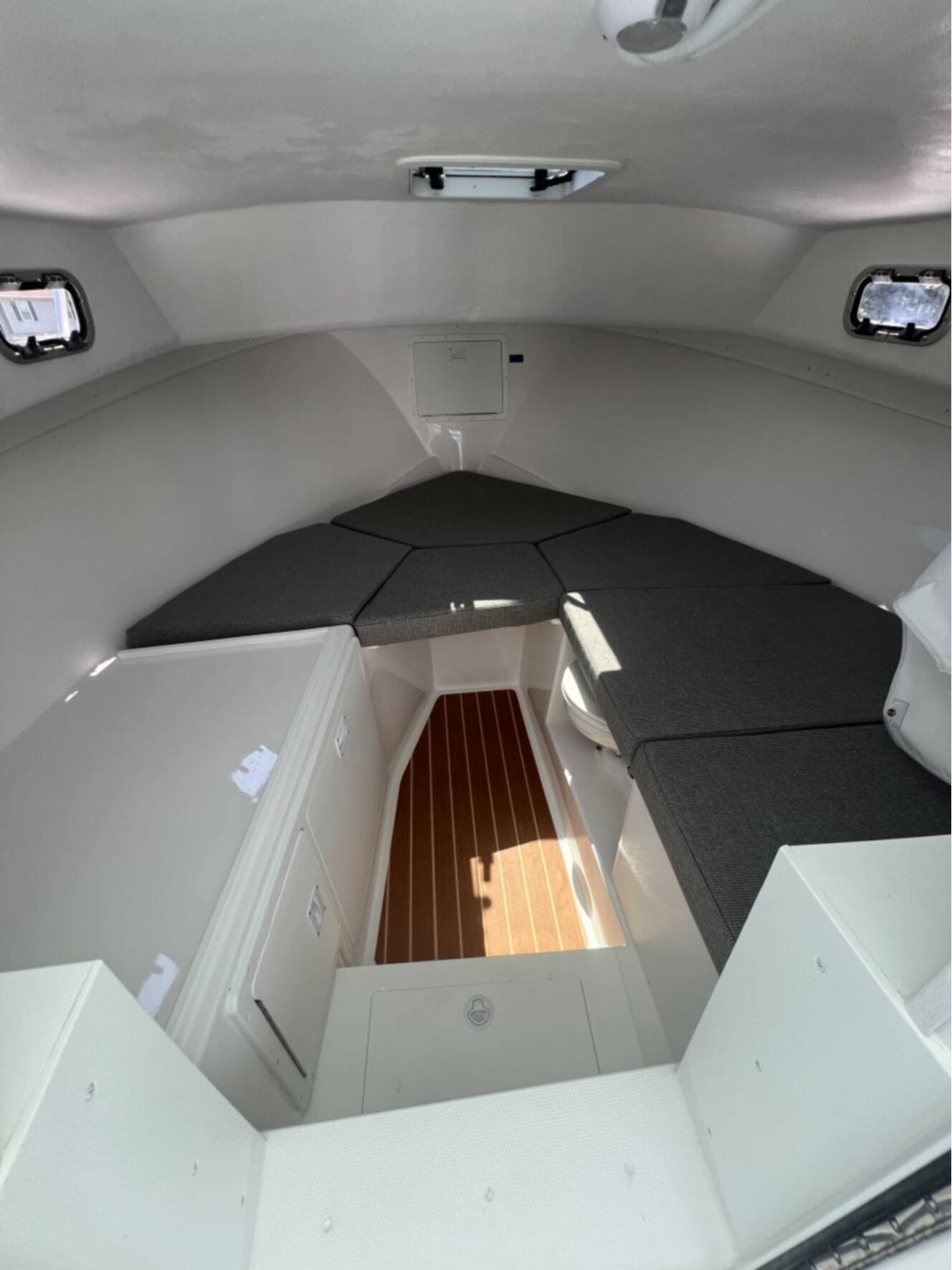 A photo of this 2025 Steiger Craft 31DV Fisherman