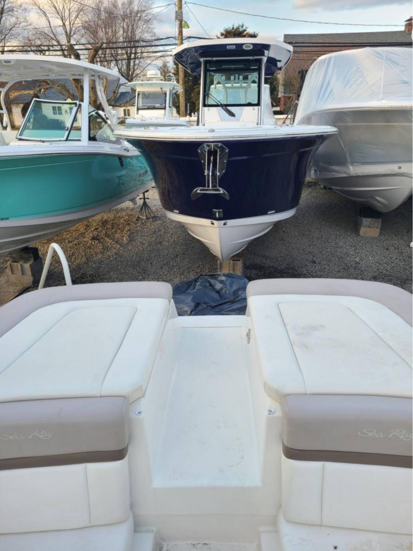A photo of this 2013 Sea Ray 270SLX