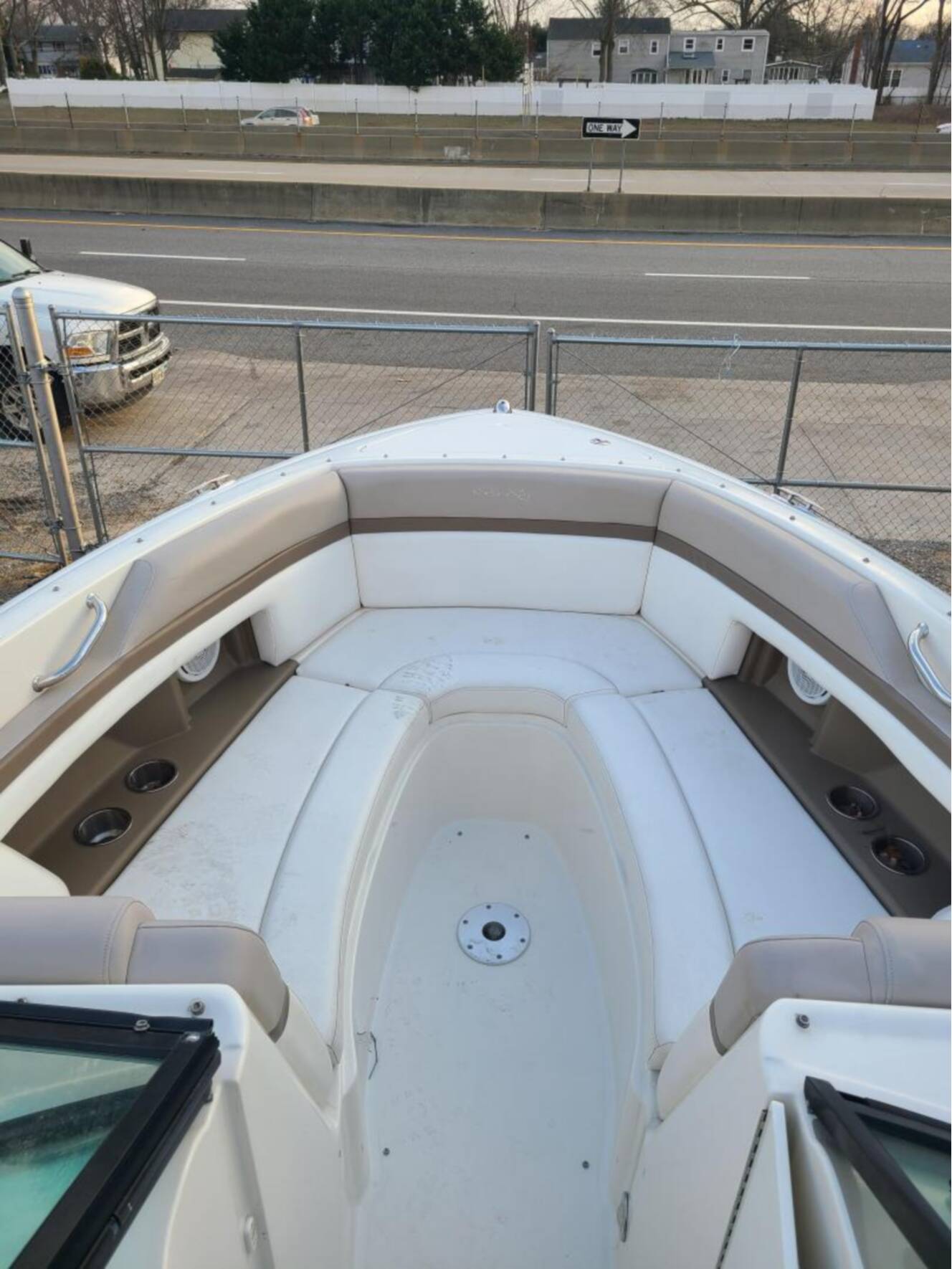A photo of this 2013 Sea Ray 270SLX