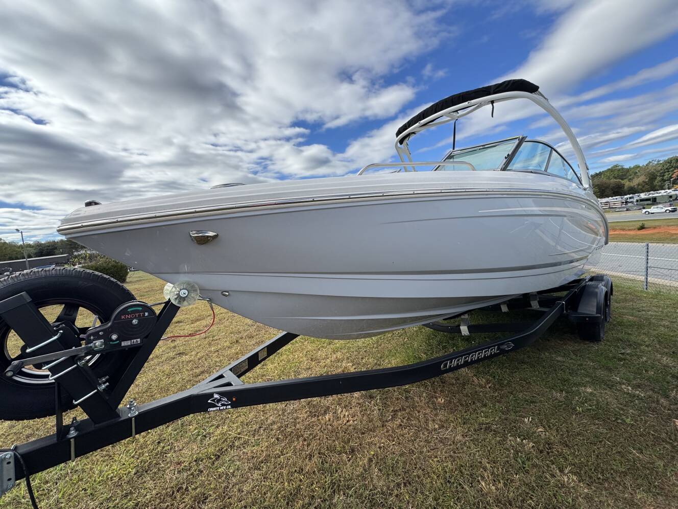 A photo of this 2025 Chaparral 23 SSi