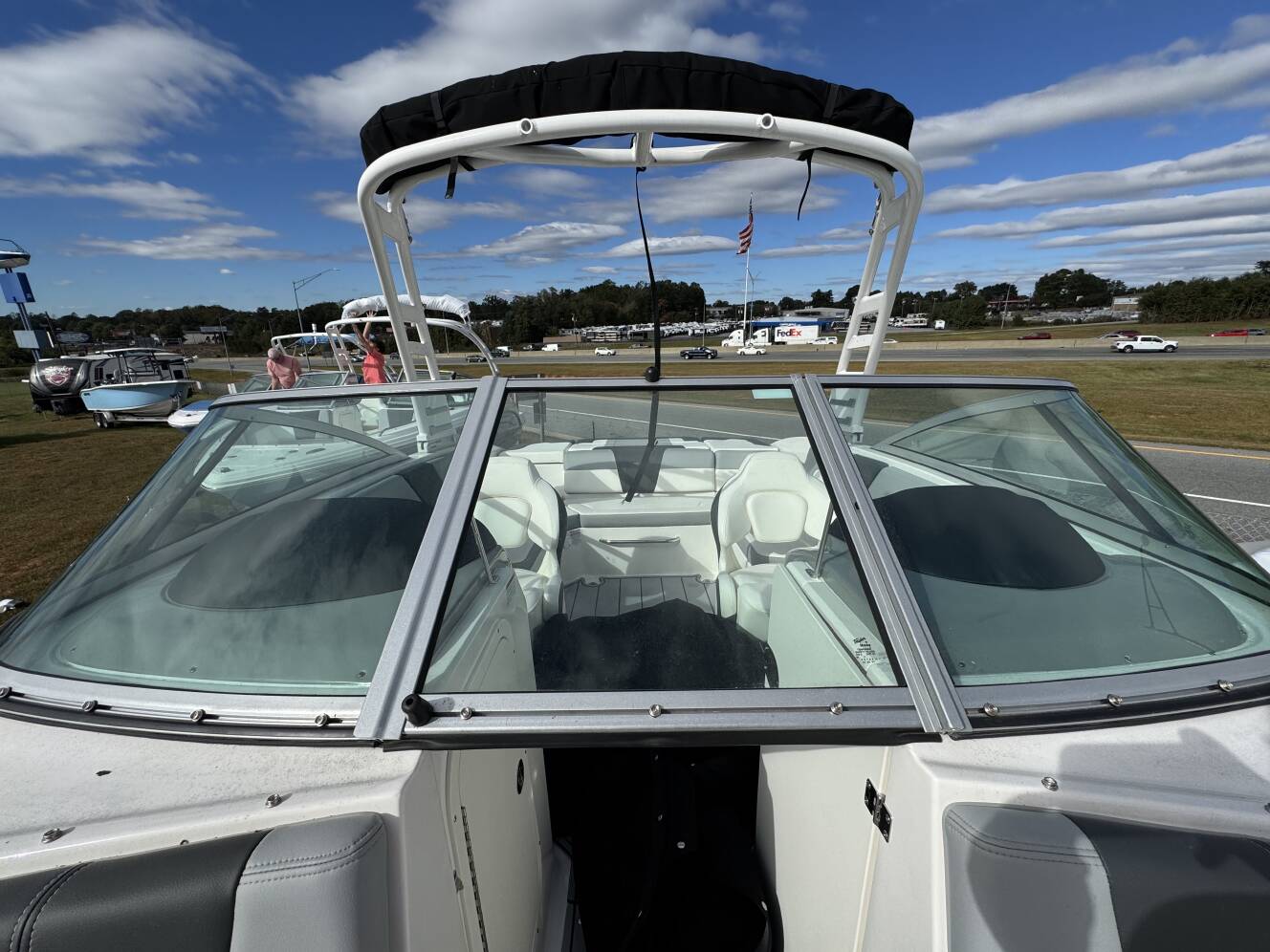 A photo of this 2025 Chaparral 23 SSi