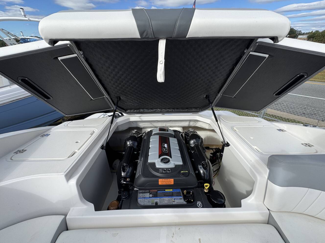 A photo of this 2025 Chaparral 23 SSi