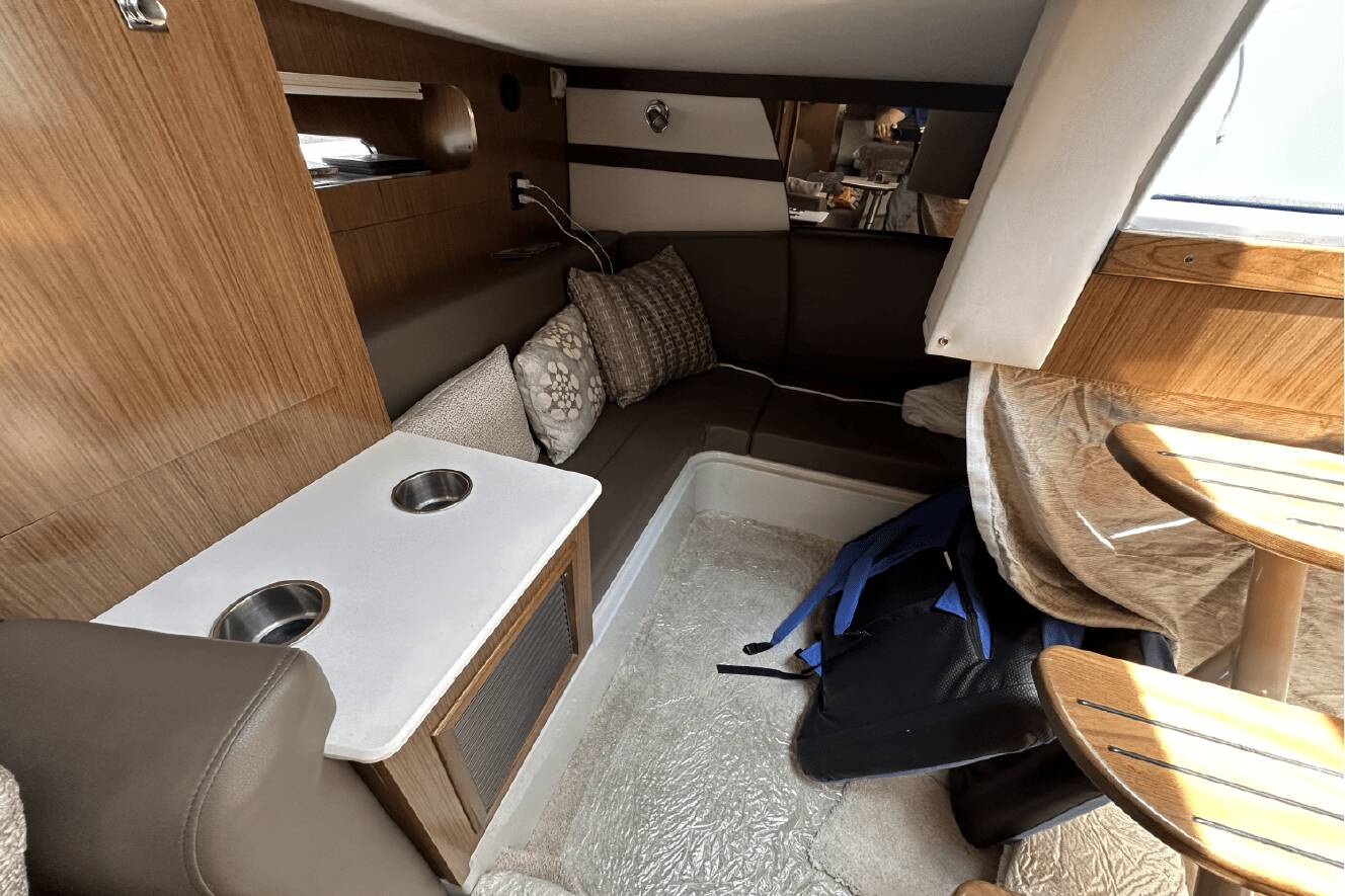 A photo of this 2017 Cruisers Yachts 35 EXPRESS