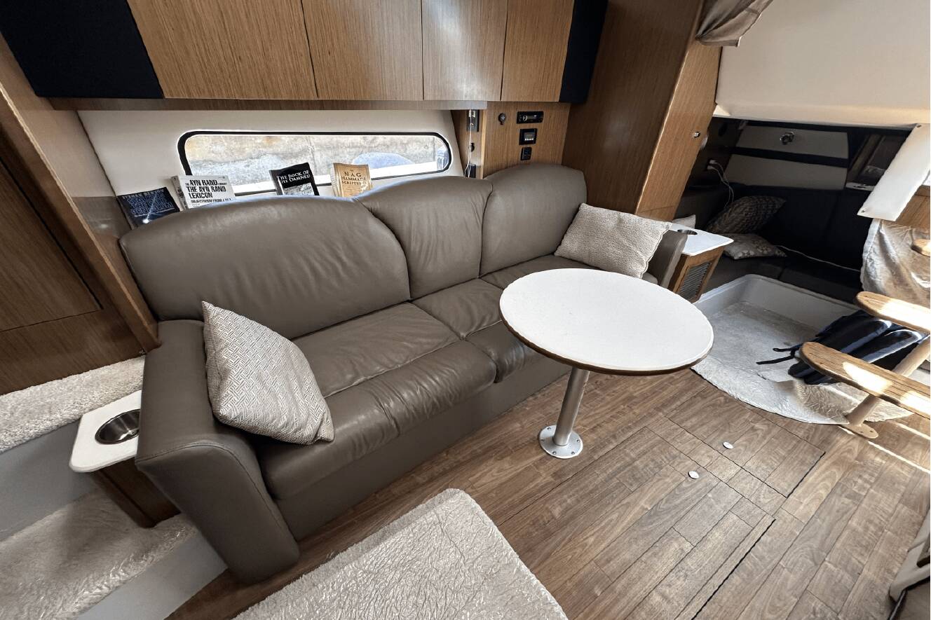 A photo of this 2017 Cruisers Yachts 35 EXPRESS