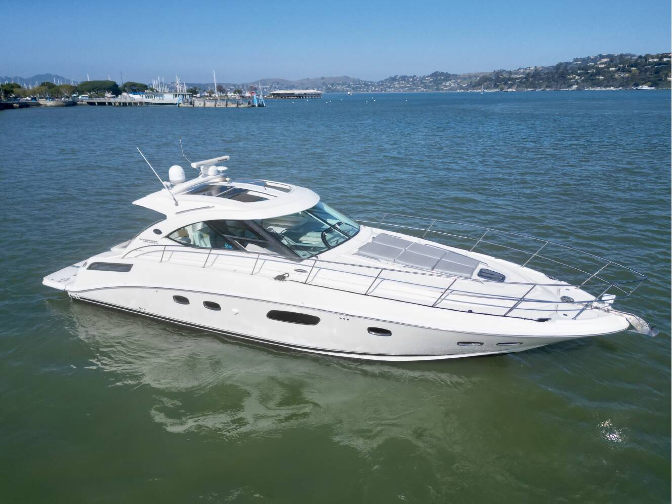 A photo of this 2010 Sea Ray 470 SUNDANCER