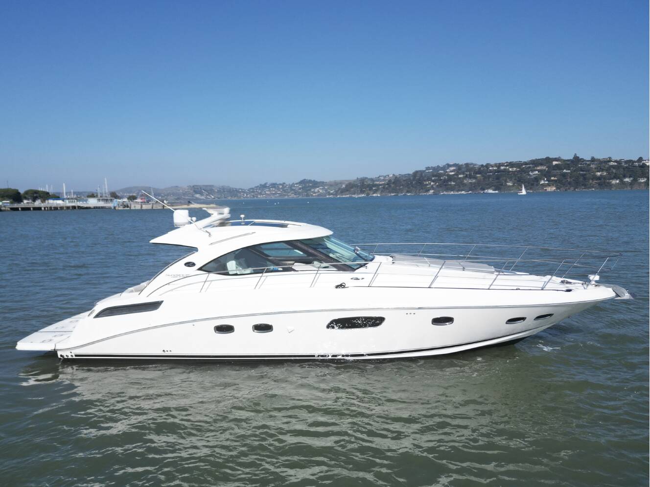 A photo of this 2010 Sea Ray 470 SUNDANCER