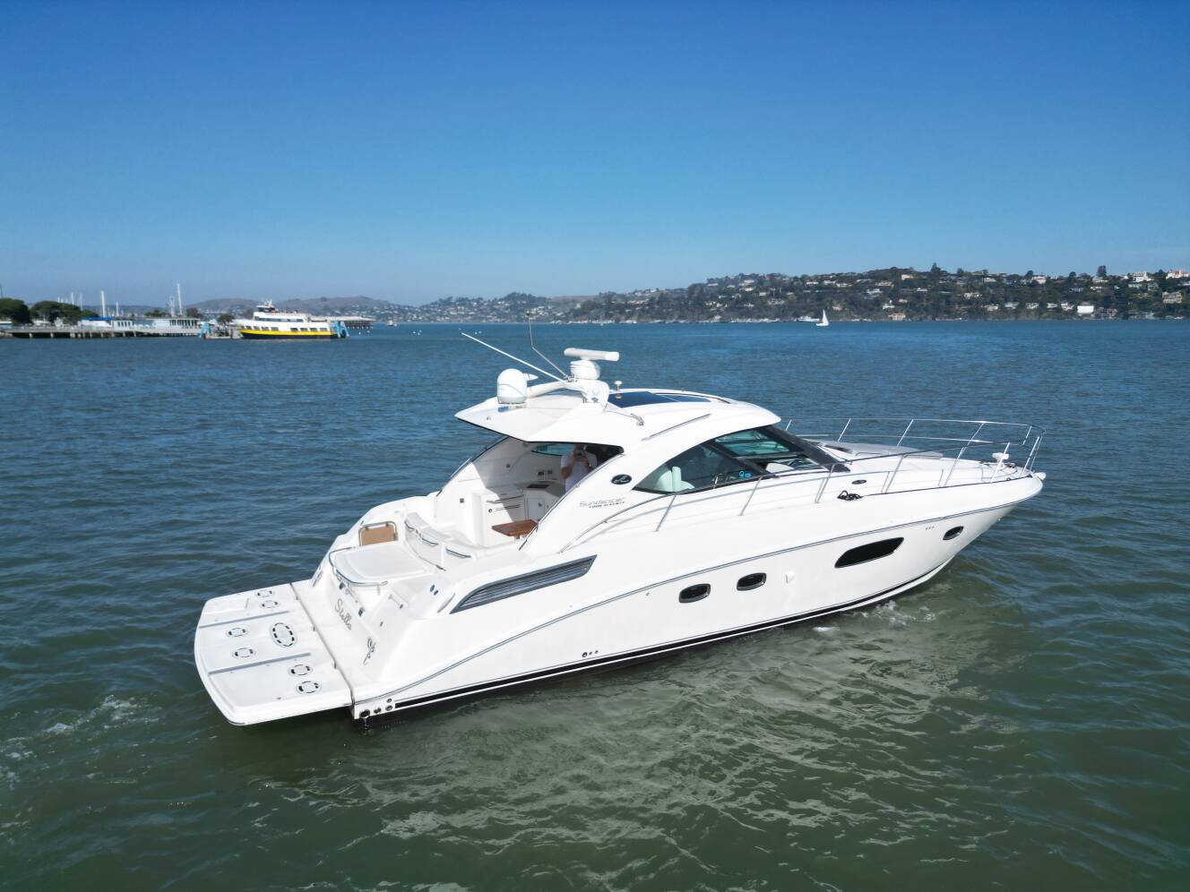 A photo of this 2010 Sea Ray 470 SUNDANCER