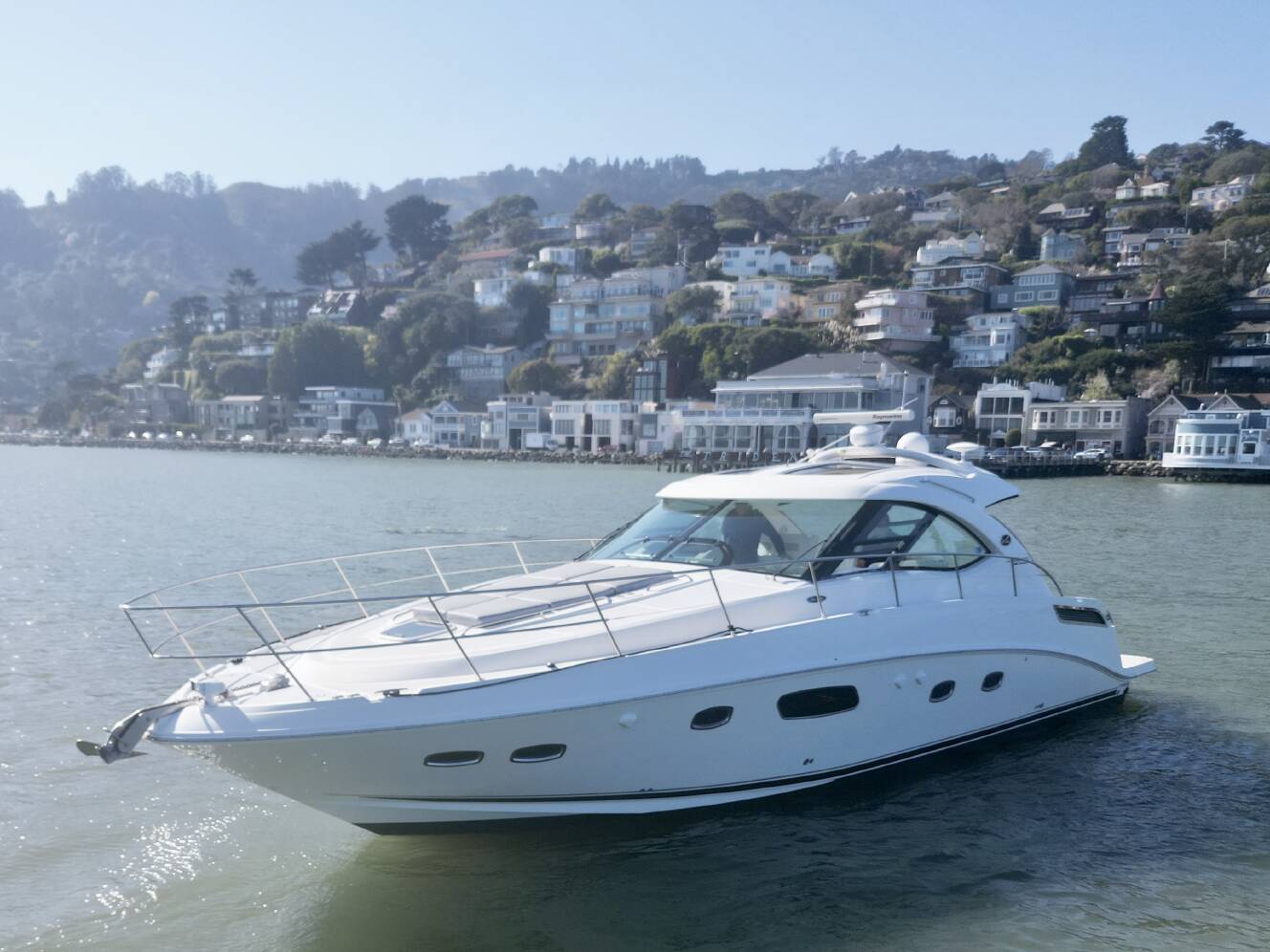 A photo of this 2010 Sea Ray 470 SUNDANCER
