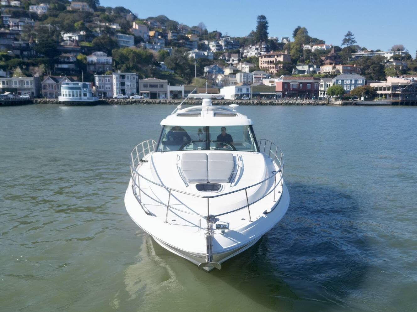 A photo of this 2010 Sea Ray 470 SUNDANCER