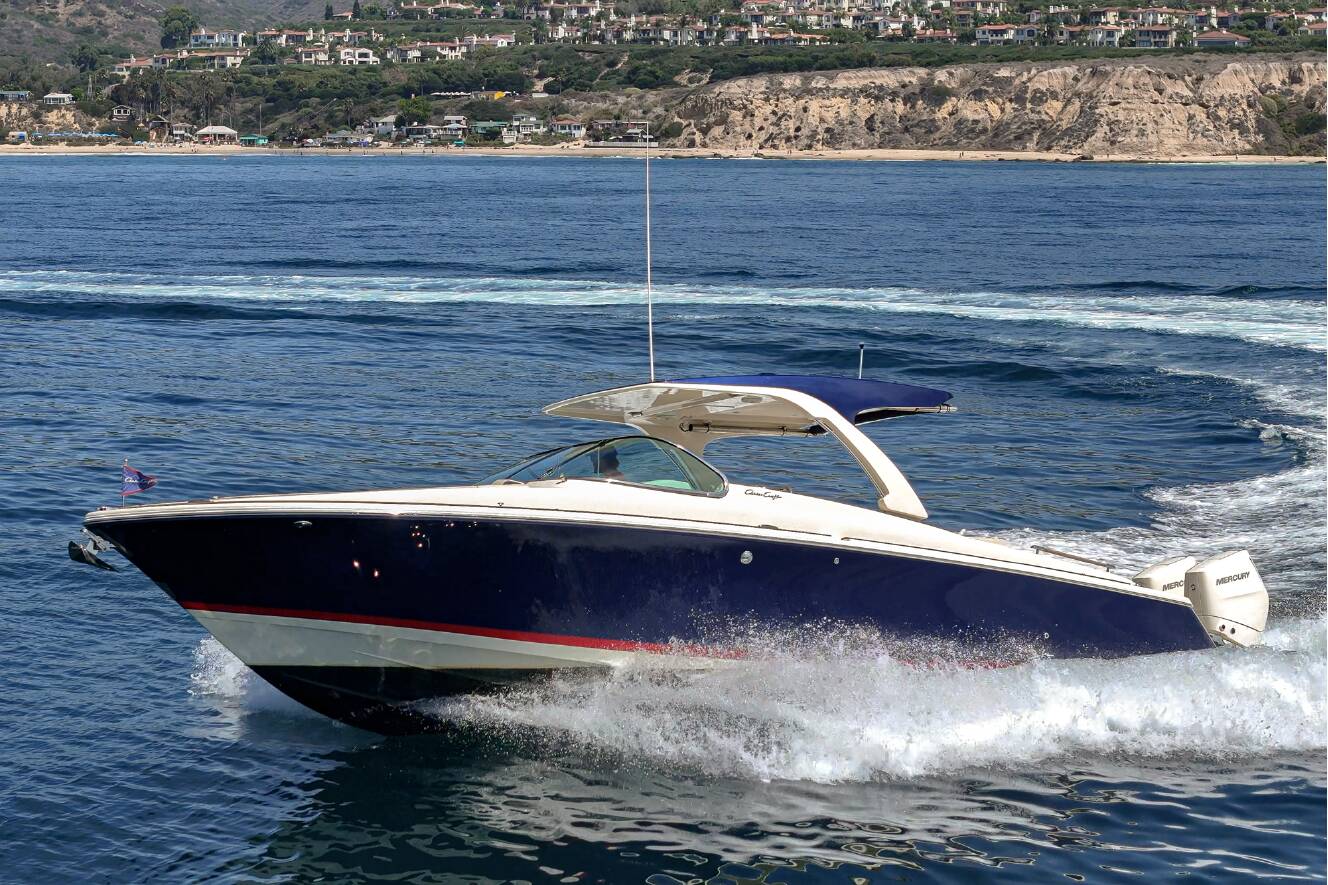 A photo of this 2024 Chris-Craft LAUNCH 35 GT
