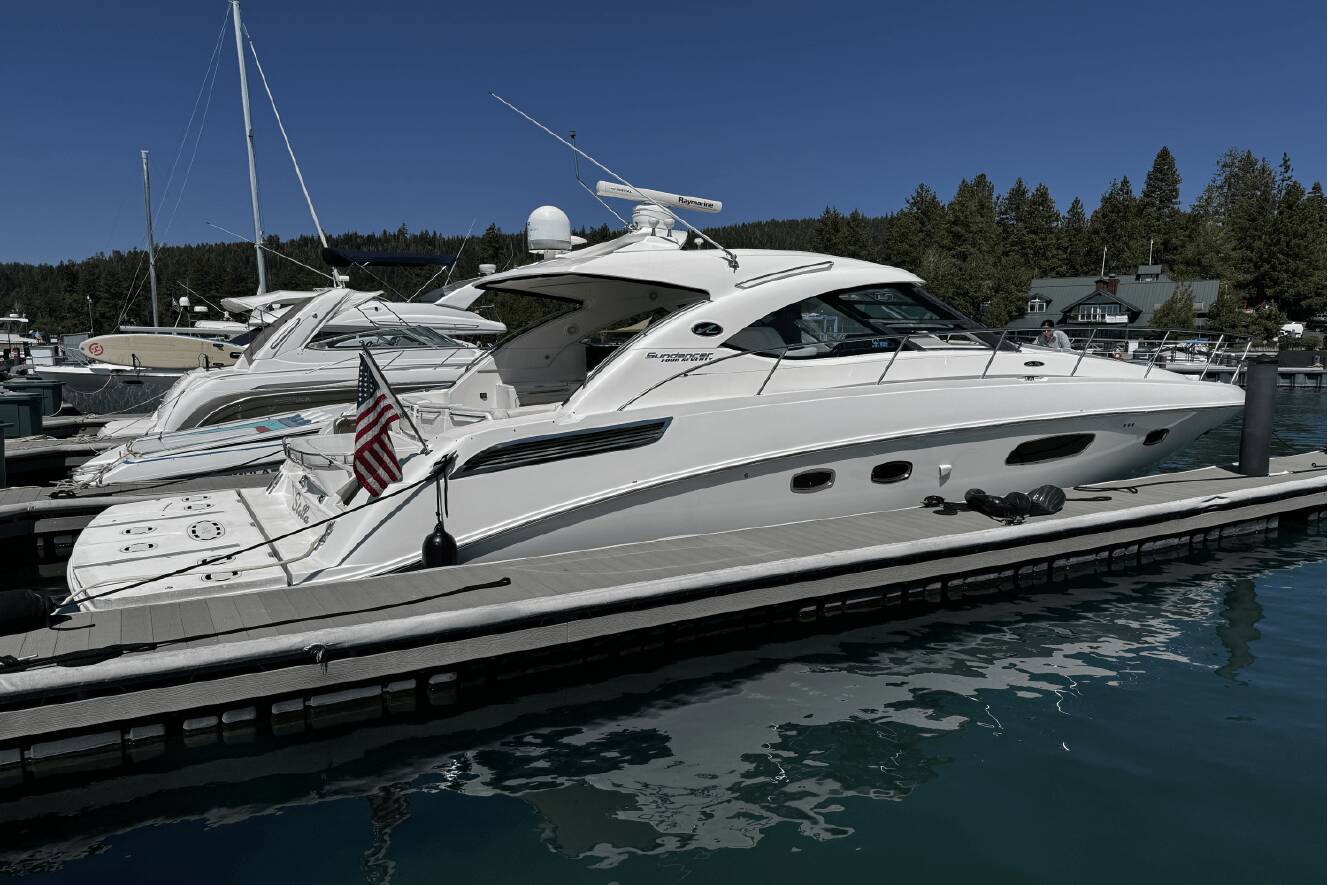 A photo of this 2010 Sea Ray 470 SUNDANCER