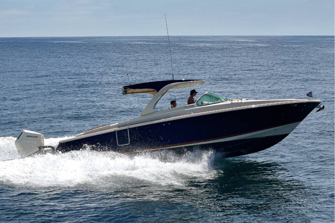 A photo of this 2024 Chris-Craft LAUNCH 35 GT