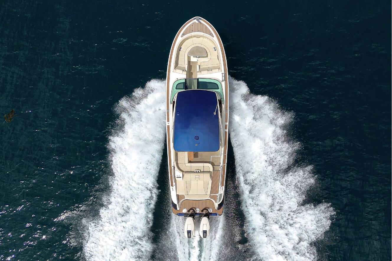 A photo of this 2024 Chris-Craft LAUNCH 35 GT
