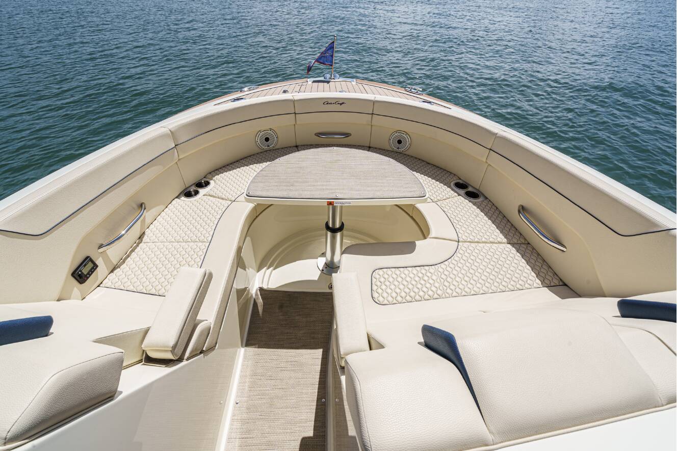 A photo of this 2024 Chris-Craft LAUNCH 35 GT