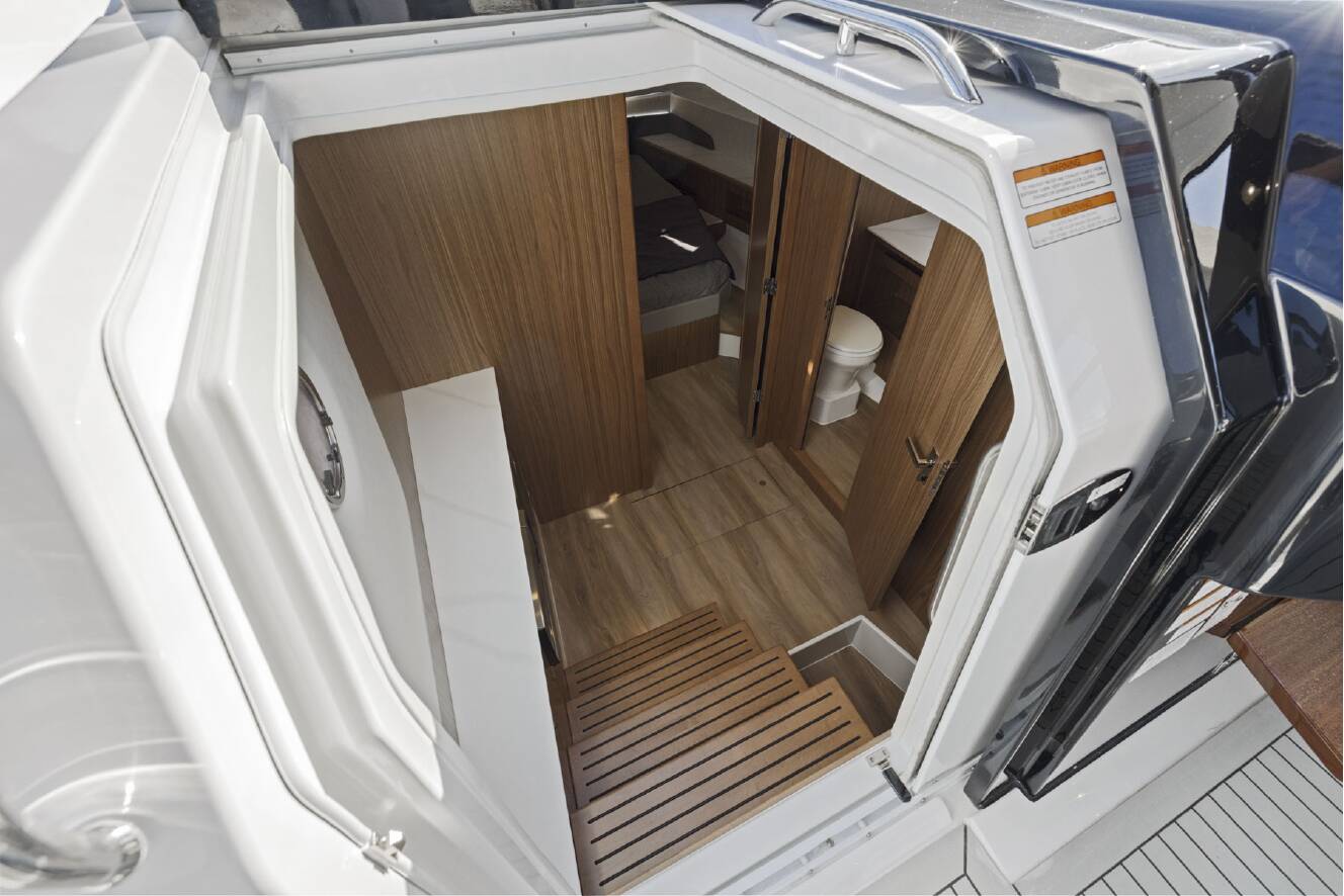 A photo of this 2026 Cruisers Yachts 50 GLS Outboard