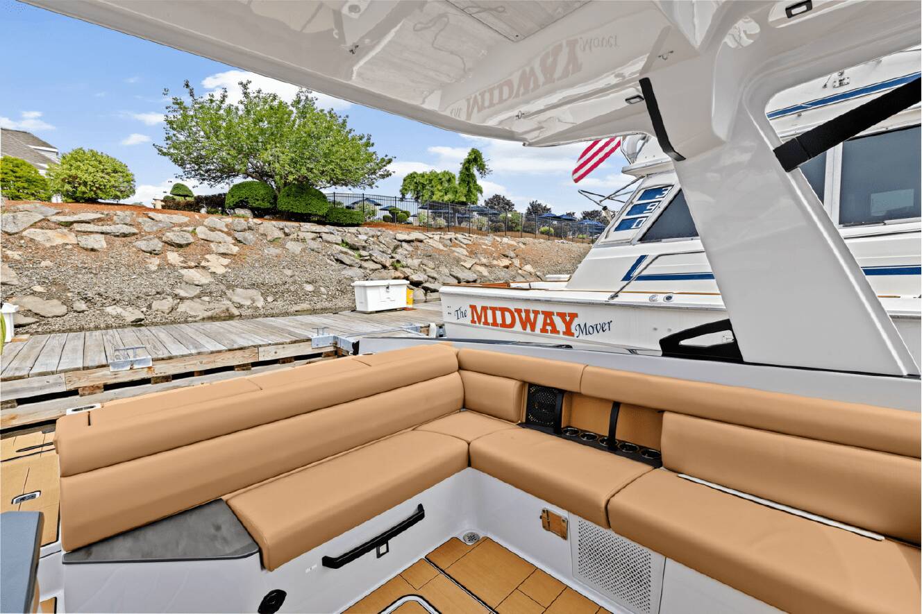 A photo of this 2024 Aviara AV32