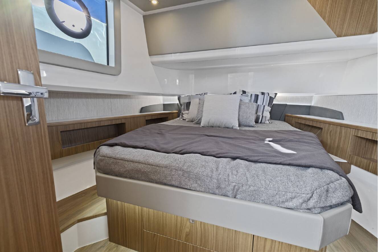 A photo of this 2026 Cruisers Yachts 50 GLS Outboard